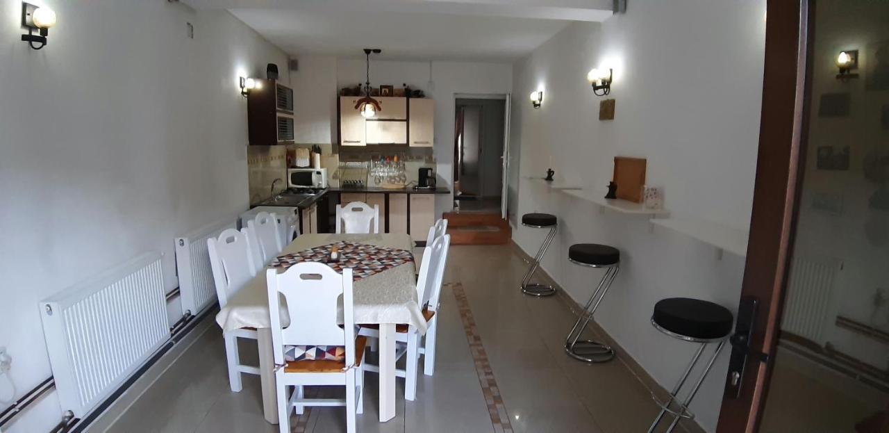 Casa Nicoladis Apartment Zarnesti Ngoại thất bức ảnh