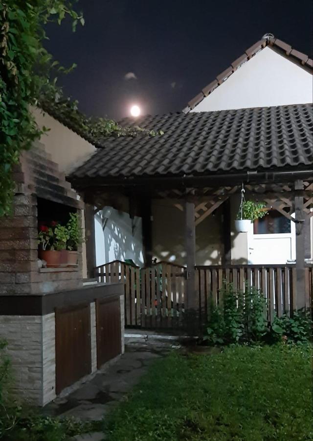 Casa Nicoladis Apartment Zarnesti Ngoại thất bức ảnh